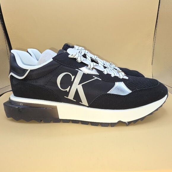 Calvin Klein Women's Magalee sneaker, Black & White Size: 8M - Picture 1 of 9